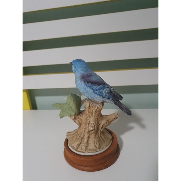 Vintage Andrea by Sadek MOUNTAIN BLUEBIRD #8627 Porcelain Bird Figurine stand - Picture 2 of 3
